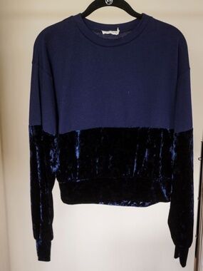 Chloe & Katie Navy Blue Velvet Crop Sweatshirt